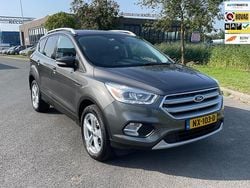 Grijs Gebruikt 2017 Ford Kuga Titanium SUV | € 13.950 (Eerlijke prijs)