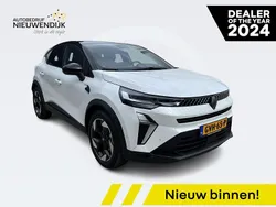 Nival parelwit / zwart dak Gebruikt 2024 Renault Captur Techno SUV | € 32.440 (Duur)
