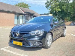 Zwart Gebruikt 2017 Renault Mégane IV Zen Hatchback | € 12.450 (Eerlijke prijs)