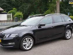 Zwart, metallic lak Gebruikt 2017 Skoda Octavia Business Line Stationwagen | € 12.900 (Iets duurder)