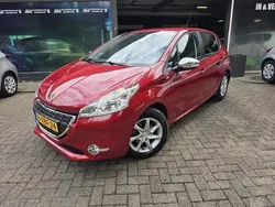 Rood Gebruikt 2014 Peugeot 208 Style Hatchback | € 8.450 (Eerlijke prijs)