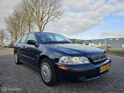 Blauw Gebruikt 2002 Volvo V40 Stationwagen | € 949 (Eerlijke prijs)