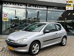Grijs Gebruikt 2004 Peugeot 206 Hatchback | € 1.949 (Eerlijke prijs)