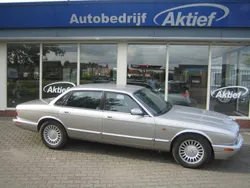 Grijs, metallic lak Gebruikt 1999 Jaguar XJ8 Executive Sedan | € 7.500