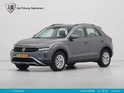 Grijs, metallic lak Gebruikt 2023 VW T-Roc Life SUV | € 27.940 (Super prijs)