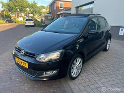 Zwart Gebruikt 2011 VW Polo Comfortline Hatchback | € 6.999 (Eerlijke prijs)
