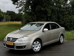 Beige Gebruikt 2006 VW Jetta Sportline Sedan | € 2.995 (Duur)