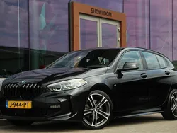 Zwart Gebruikt 2020 BMW 118 Executive Hatchback | € 22.500 (Iets duurder)