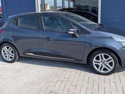Grijs Gebruikt 2017 Renault Clio IV Zen Hatchback | € 8.199 (Eerlijke prijs)