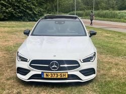 Wit Gebruikt 2022 Mercedes CLA200 Business Sedan | € 37.500 (Duur)