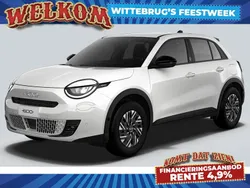 Wit Nieuw 2025 Fiat 600E Red SUV | € 27.888 (Super prijs)