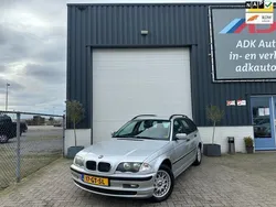 Grijs, metallic lak Gebruikt 2001 BMW 318 Executive Stationwagen | € 1.895 (Eerlijke prijs)
