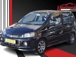 Zwart, metallic lak Gebruikt 2001 Daihatsu Young Rv MPV | € 2.740