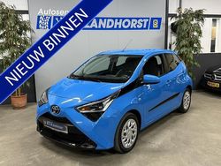 Blauw Gebruikt 2018 Toyota Aygo X-play Hatchback | € 12.795 (Eerlijke prijs)
