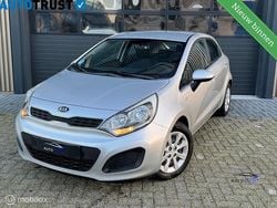 Grijs Gebruikt 2014 Kia Rio Hatchback | € 6.995 (Goede deal)
