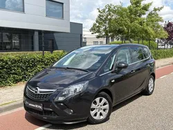 Zwart Gebruikt 2013 Opel Zafira Tourer Design Edition MPV | € 10.950 (Goede deal)