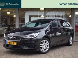 Zwart Gebruikt 2021 Opel Astra Edition Stationwagen | € 16.405 (Iets duurder)