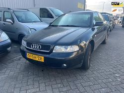 Zwart Gebruikt 1999 Audi A4 Sedan | € 300 (Super prijs)