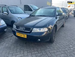 Zwart Gebruikt 1999 Audi A4 Sedan | € 300