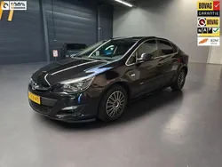 Zwart Gebruikt 2014 Opel Astra Design Edition Sedan | € 9.995 (Iets duurder)
