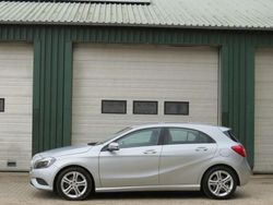 Zilver Gebruikt 2013 Mercedes A180 Ambition Hatchback | € 9.950 (Eerlijke prijs)