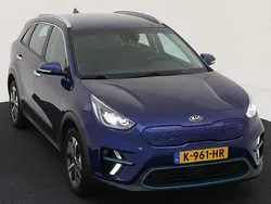 Blauw, metallic lak Gebruikt 2020 Kia e-Niro 3 SUV | € 19.900 (Iets duurder)