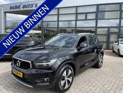 Zwart, metallic lak Gebruikt 2020 Volvo XC40 Momentum SUV | € 31.950 (Eerlijke prijs)