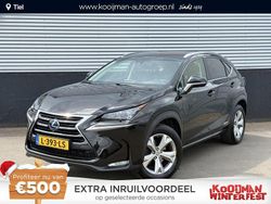 Zwart Gebruikt 2015 Lexus NX300h President Line SUV | € 23.950 (Eerlijke prijs)