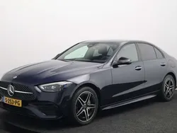Blauw, metallic lak Gebruikt 2023 Mercedes C300e AMG line Sedan | € 43.950 (Super prijs)