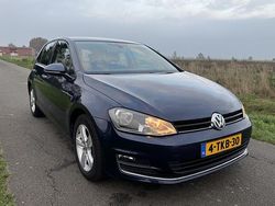Blauw (metallic) Gebruikt 2014 VW Golf VII Highline Hatchback | € 8.950 (Goede deal)