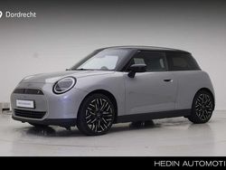 Grijs, metallic lak Gebruikt 2024 Mini Cooper SE Favoured Hatchback | € 35.895 (Eerlijke prijs)