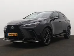 Zwart metallic Gebruikt 2022 Lexus NX450h+ Sport Line SUV | € 58.250 (Eerlijke prijs)