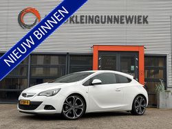 Wit Gebruikt 2012 Opel Astra GTC Sport Hatchback | € 6.445 (Eerlijke prijs)