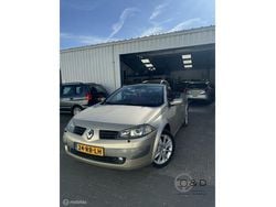Beige Gebruikt 2005 Renault Mégane Cabriolet Luxe Cabriolet | € 2.950 (Eerlijke prijs)