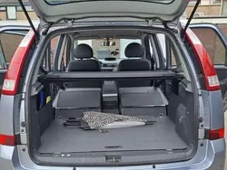 Grijs Gebruikt 2004 Opel Meriva MPV | € 3.300 (Iets duurder)