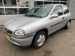 Grijs Gebruikt 1998 Opel Corsa Hatchback | € 1.599 (Eerlijke prijs)