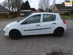 Wit Gebruikt 2007 Renault Clio II Authentique Hatchback | € 1.099 (Iets duurder)