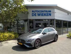 Grijs Gebruikt 2024 Mercedes A250 AMG Line Premium Plus Hatchback | € 39.945 (Iets duurder)