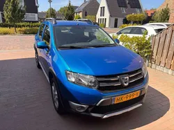 Blauw Gebruikt 2015 Dacia Sandero Lauréate Hatchback | € 7.000 (Eerlijke prijs)