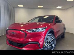 Rood Nieuw 2025 Ford Mustang Mach-E SUV | € 44.970 (Eerlijke prijs)