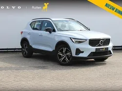 Blauw Gebruikt 2024 Volvo XC40 Plus SUV | € 44.840 (Eerlijke prijs)