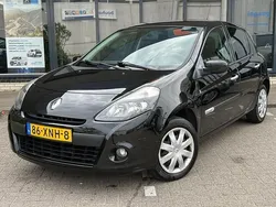 Zwart Gebruikt 2012 Renault Clio IV Authentique Hatchback | € 4.450 (Eerlijke prijs)