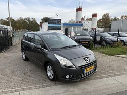 Grijs Gebruikt 2011 Peugeot 5008 MPV | € 3.499 (Eerlijke prijs)