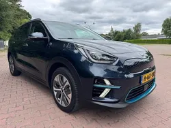Blauw, metallic lak Gebruikt 2020 Kia e-Niro SUV | € 20.900 (Eerlijke prijs)