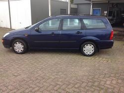 Blauw Gebruikt 2000 Ford Focus Ambiente Stationwagen | € 500 (Goede deal)