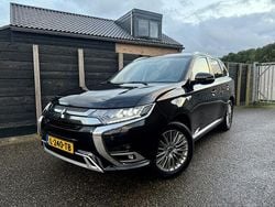 Zwart Gebruikt 2021 Mitsubishi Outlander Intense SUV | € 23.450 (Goede deal)