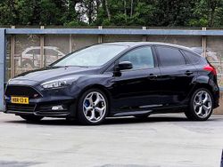 Zwart Gebruikt 2016 Ford Focus ST Hatchback | € 16.500 (Goede deal)