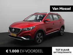 Rood Gebruikt 2020 MG ZS Luxury Sedan | € 14.995 (Eerlijke prijs)