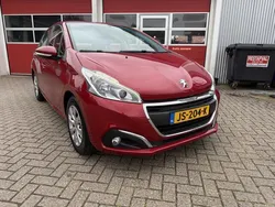Rood Gebruikt 2016 Peugeot 208 Hatchback | € 7.450 (Eerlijke prijs)