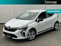Wit Gebruikt 2024 Renault Clio V Evolution Hatchback | € 18.400 (Goede deal)